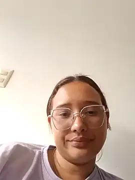 Freechat young_dairy01 on StripChat