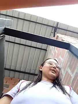 Freechat young_dairy01 on StripChat