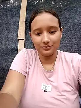 Freechat young_dairy01 on StripChat