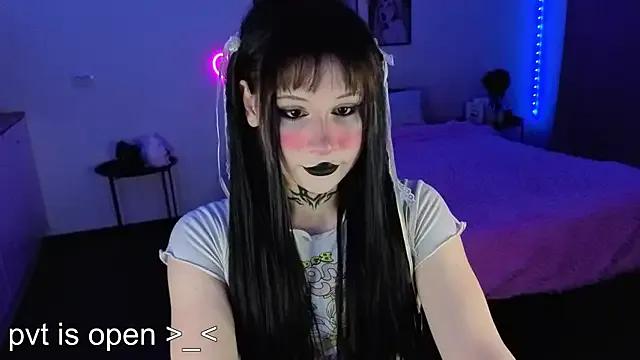 Freechat your_little_eva on StripChat