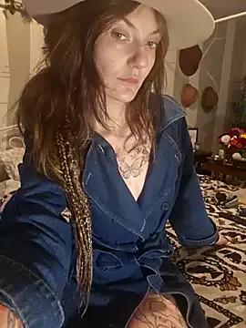 Freechat YourFavCanadianMILF on StripChat