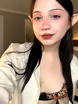 Freechat YourLittleDevil on StripChat