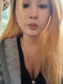 yuki_june on StripChat