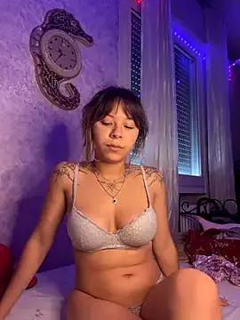 Freechat YumiLux on StripChat