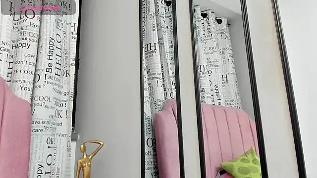 Zoe_Blond on StripChat